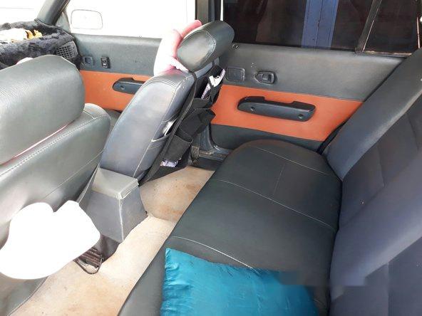 Bán Daewoo Nexia đời 1994, màu trắng số sàn, 70tr