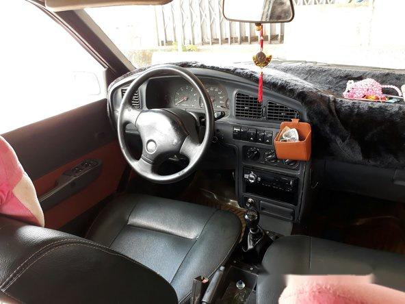 Bán Daewoo Nexia đời 1994, màu trắng số sàn, 70tr