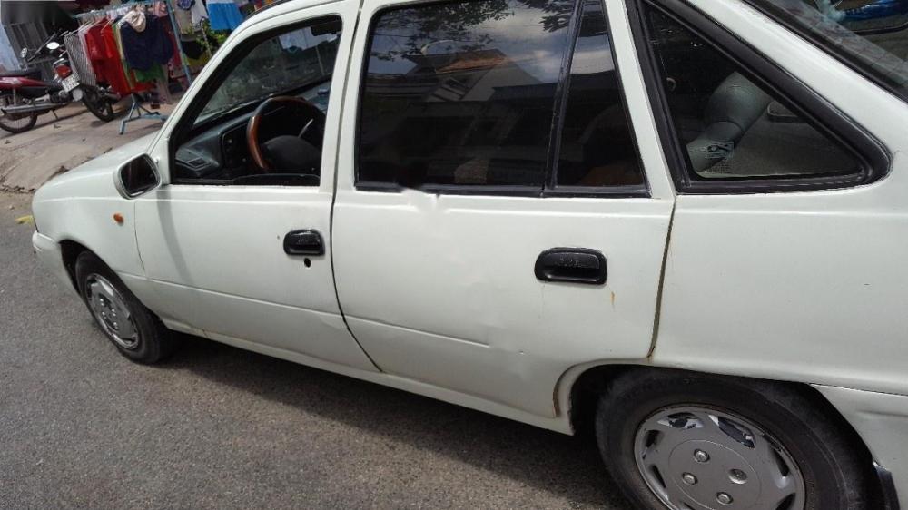 Cần bán gấp Daewoo Cielo đời 1996, màu trắng, nhập khẩu nguyên chiếc số sàn, giá chỉ 40 triệu