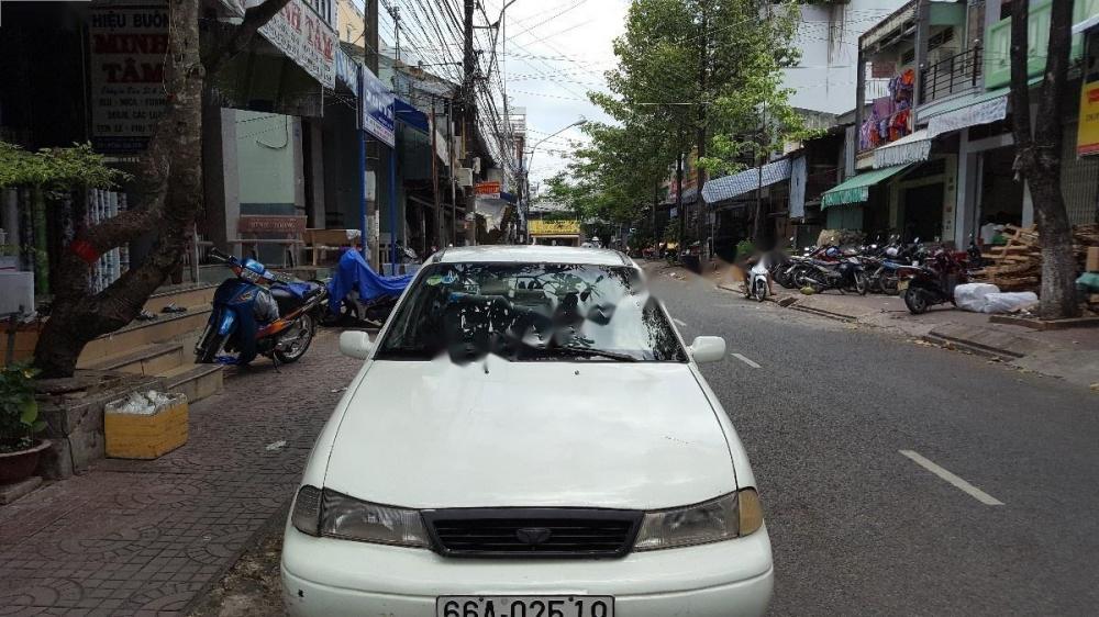 Cần bán gấp Daewoo Cielo đời 1996, màu trắng, nhập khẩu nguyên chiếc số sàn, giá chỉ 40 triệu