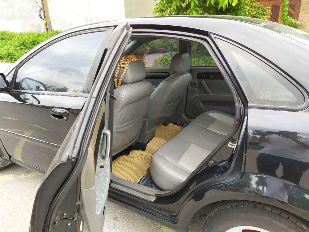 Nhà bán Daewoo Lacetti EX đời 2005, màu đen số sàn