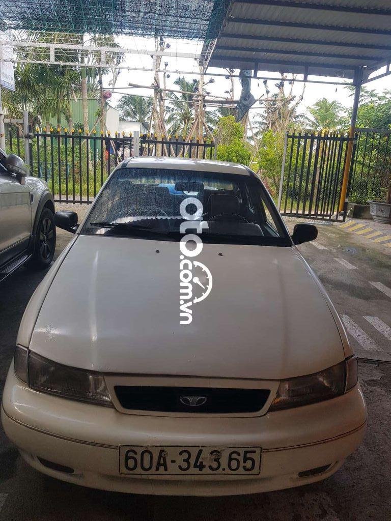 Cần bán Daewoo Cielo đời 1995, màu trắng, nhập khẩu