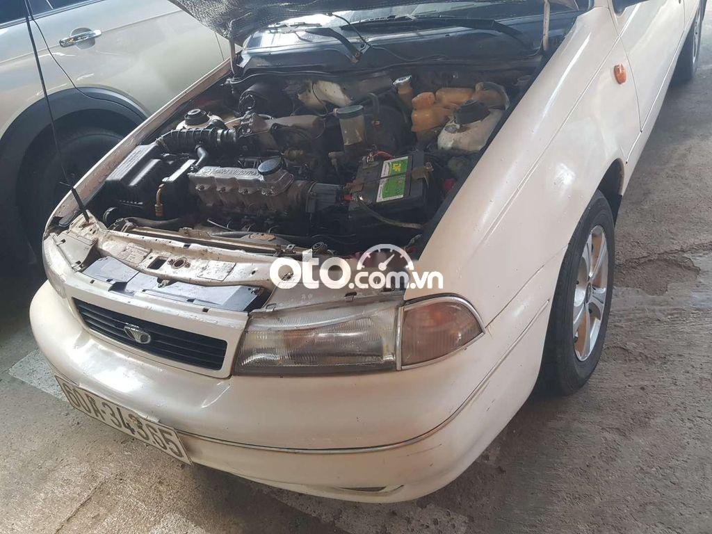 Cần bán Daewoo Cielo đời 1995, màu trắng, nhập khẩu