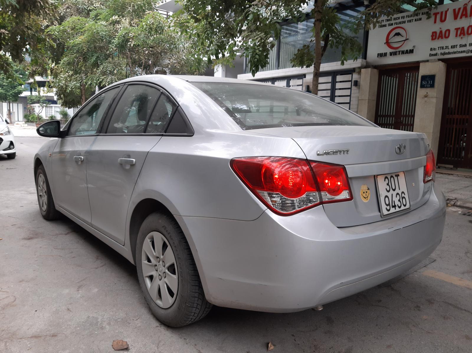 Cần bán xe Daewoo Lacetti Se đời 2009, màu bạc, nhập khẩu nguyên chiếc, xe gia đình