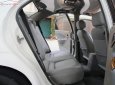 Cần bán gấp Daewoo Nubira II đời 2002, màu trắng 