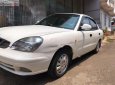 Cần bán Daewoo Nubira năm sản xuất 2002, màu trắng giá cạnh tranh