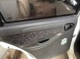 Cần bán gấp Daewoo Lanos năm sản xuất 2003, màu trắng, côn số ngọt ngào
