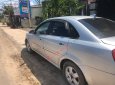 Cần bán gấp Daewoo Lacetti năm sản xuất 2005, màu bạc còn mới