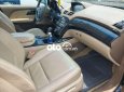 Màu đen, nhập khẩu nguyên chiếc xe gia đình