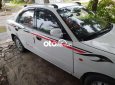 Màu trắng giá hữu nghị