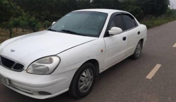 Bán xe cũ Daewoo Nubira 1.6MT đời 2002, màu trắng xe gia đình