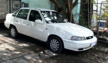 Cần bán gấp Daewoo Cielo đời 1996, màu trắng, 50tr