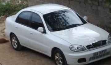 Bán xe Daewoo Lanos đời 2002, màu trắng