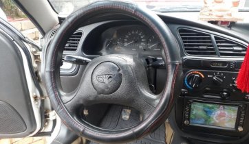Cần bán lại xe Daewoo Lanos đời 2001, màu trắng chính chủ, giá chỉ 75 triệu