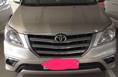 Cần bán Toyota Innova 2.0E 2016