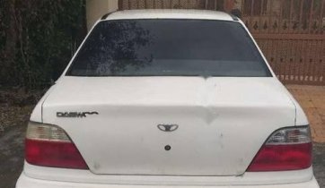Cần bán lại xe Daewoo Cielo đời 1995, màu trắng
