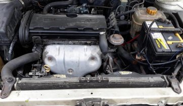 Cần bán Daewoo Leganza 2.0 đời 1999, màu vàng, nhập khẩu 