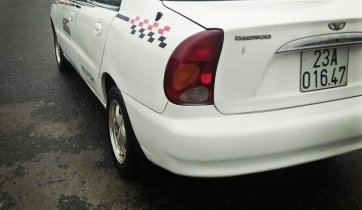Cần bán gấp Daewoo Lanos SE đời 2003, màu trắng, giá tốt