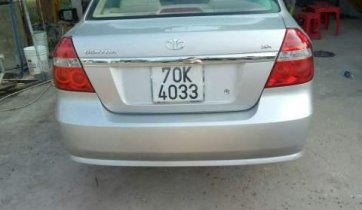 Cần bán lại xe Daewoo Gentra MT đời 2010, màu bạc, 1 chủ sử dụng