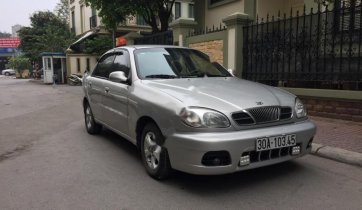 Cần bán gấp Daewoo Lanos SX 2004, màu bạc