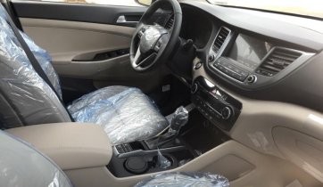 Bán xe Hyundai Tucson loại xe đời 2019, màu nâu giá cạnh tranh