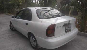 Bán xe Daewoo Lanos sản xuất 2004, màu trắng, sửa chữa bảo dưỡng cẩn thận nên đi rất sướng