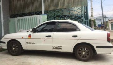 Cần bán xe Daewoo Nubira II 1.6 đời 2003, màu trắng