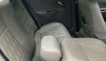 Bán Daewoo Nubira 2 đời 2003, màu trắng, nội thất đẹp không bị một lỗi nhỏ