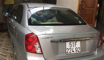 Bán xe Daewoo Lacetti đời 2011, màu bạc, 4.5lít/100 km