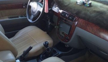 Bán xe Daewoo Lacetti MT 2004, màu trắng, nhập khẩu  
