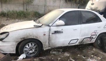 Cần bán xe Daewoo Nubira 2001, xe mới hết đăng kiểm tháng 1