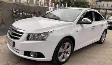 Cần bán Daewoo Lacetti CDX sản xuất năm 2010, màu trắng, nhập khẩu số tự động, giá chỉ 285 triệu