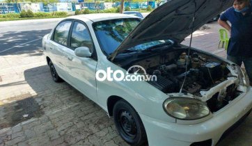 Cần bán lại xe Daewoo Lanos đời 2000, màu trắng, xe nhập