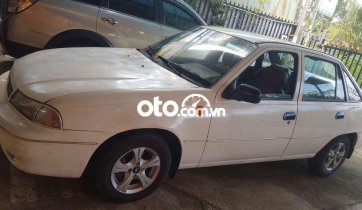 Cần bán Daewoo Cielo đời 1995, màu trắng, nhập khẩu