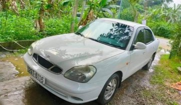 Cần bán Daewoo Nubira năm sản xuất 2003, màu trắng, xe nhập