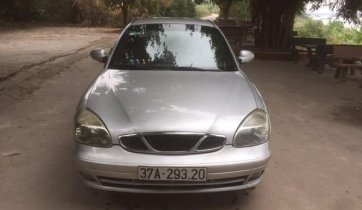 Bán Daewoo Nubira MT năm 2002, màu bạc