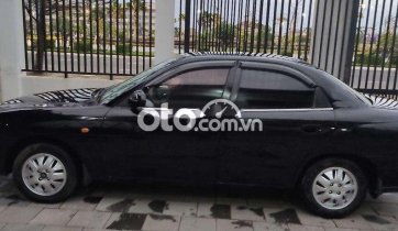 Cần bán Daewoo Nubira 2.0 năm 2002, màu đen 