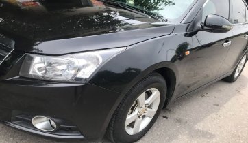 Màu đen giá cạnh tranh