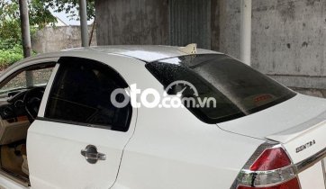 Xe gia đình đang đi