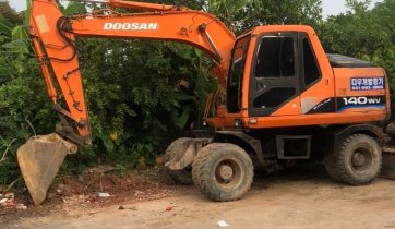 Daewoo Doosan 2005 tại 1