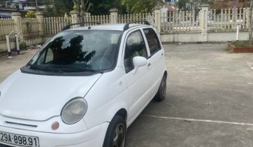 Xe màu trắng