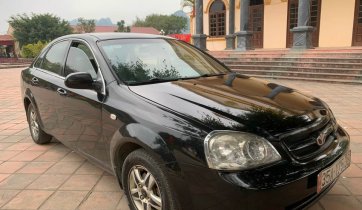 Xe màu đen  